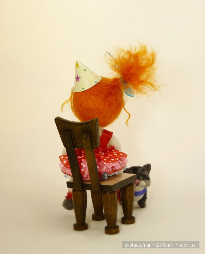 Рыженькая клоунесса, валяние куклы из шерсти (фото 9)