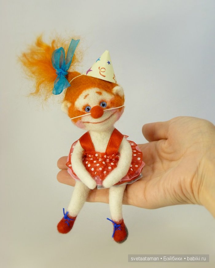 Рыженькая клоунесса, валяние куклы из шерсти