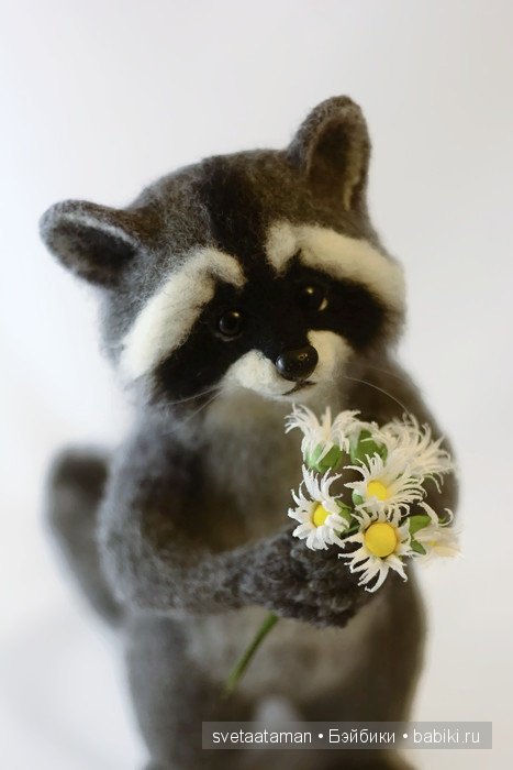 Енотик, ромашки и весна. Валяние из шерсти