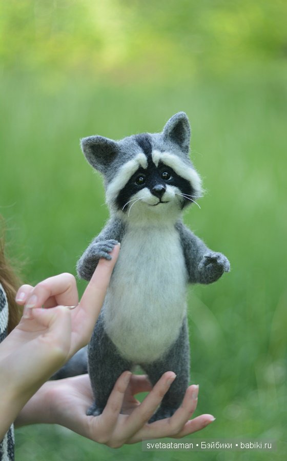 А мы енотика поймали. Игрушка валянием из шерсти (фото 4)