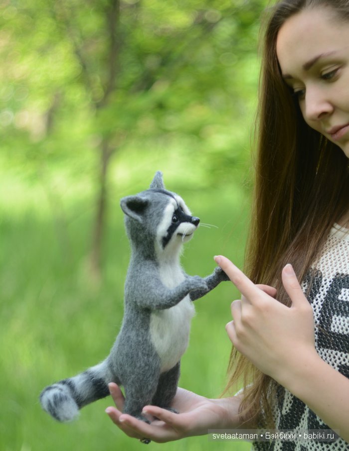 А мы енотика поймали. Игрушка валянием из шерсти (фото 3)