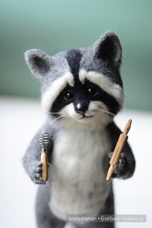 А мы енотика поймали. Игрушка валянием из шерсти (фото 10)