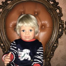 Полностью виниловый шалунишка Лукас