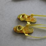 Мастер-класс: универсальные сандалии для куклы