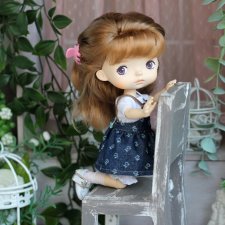 Малышка  Xiaomi Monst  и стул