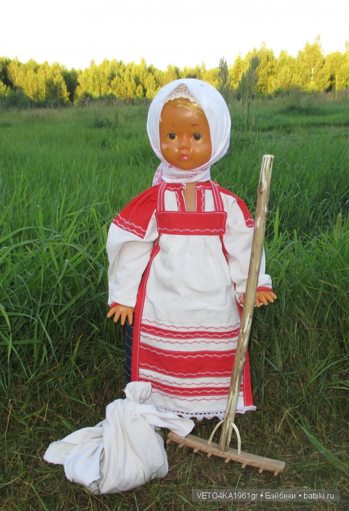 Июль сенокосом славен. Куклы в русских народных костюмах