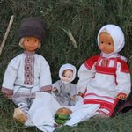 Июль сенокосом славен. Куклы в русских народных костюмах