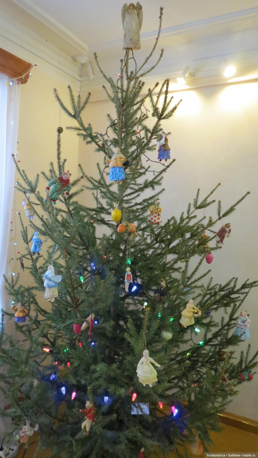 Кто в детстве в куклы не играл