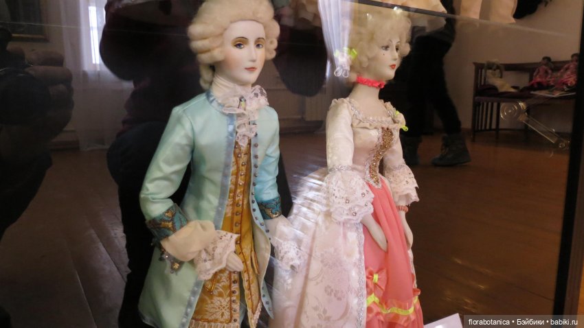 Кто в детстве в куклы не играл