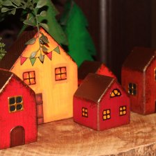 Маленькие деревянные домики Глазуновой Анны