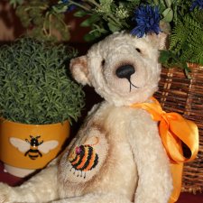 Мишка с пчелкой. Игрушки Глазуновой Анны