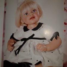 Мини Каталог кукол Gotz 2013 года   от таких известных мастеров как Hildegard Gunzel , Sissel Bjorstad Skille, Bettine Klemm.