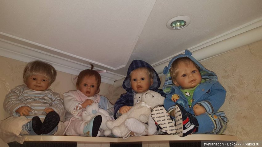 Мое решение в размещении коллекционных кукол или про то, как катострофически не хватает места