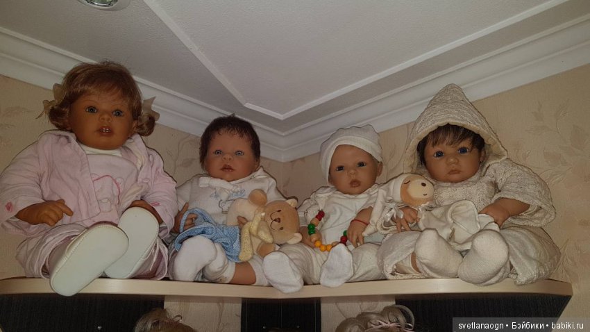 Мое решение в размещении коллекционных кукол или про то, как катострофически не хватает места