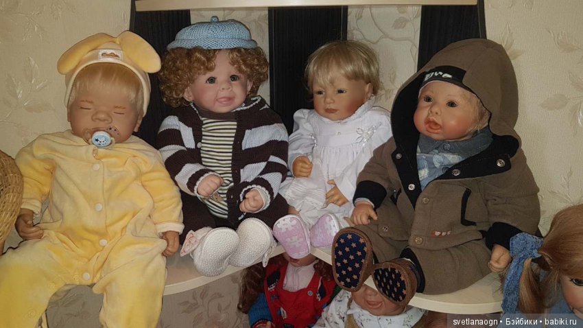 Мое решение в размещении коллекционных кукол или про то, как катострофически не хватает места