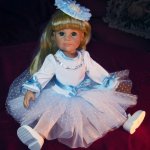 Обворожительная Ханна Готц и ее подруги  демонстрируют наряды к празднику