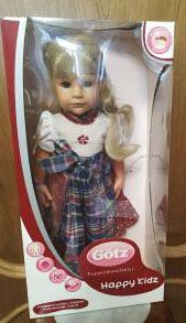 Достала из коробок кукол Готц