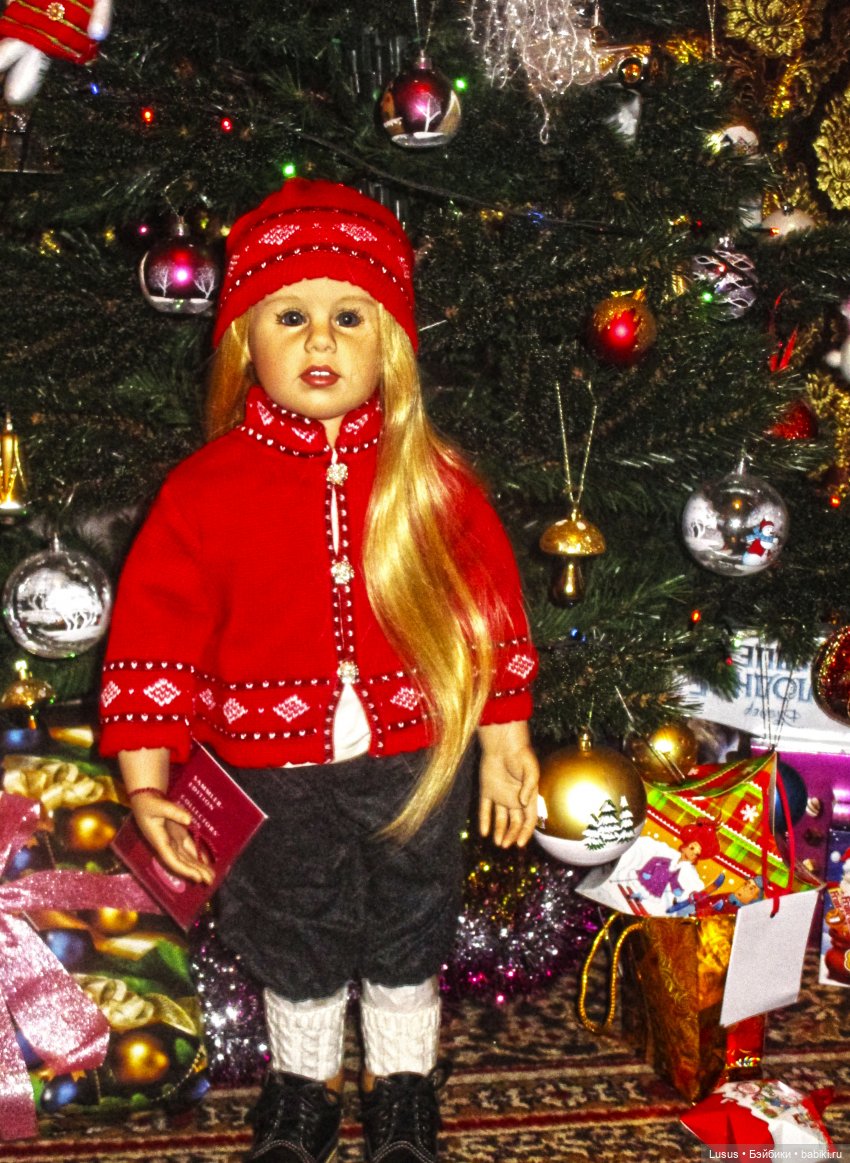 Достала из коробок кукол Готц