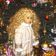 Достала из коробок  кукол Готц