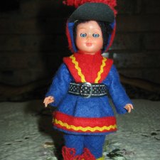 Винтажная кукла в национальном костюме Svensk Folkdrakt Швеция