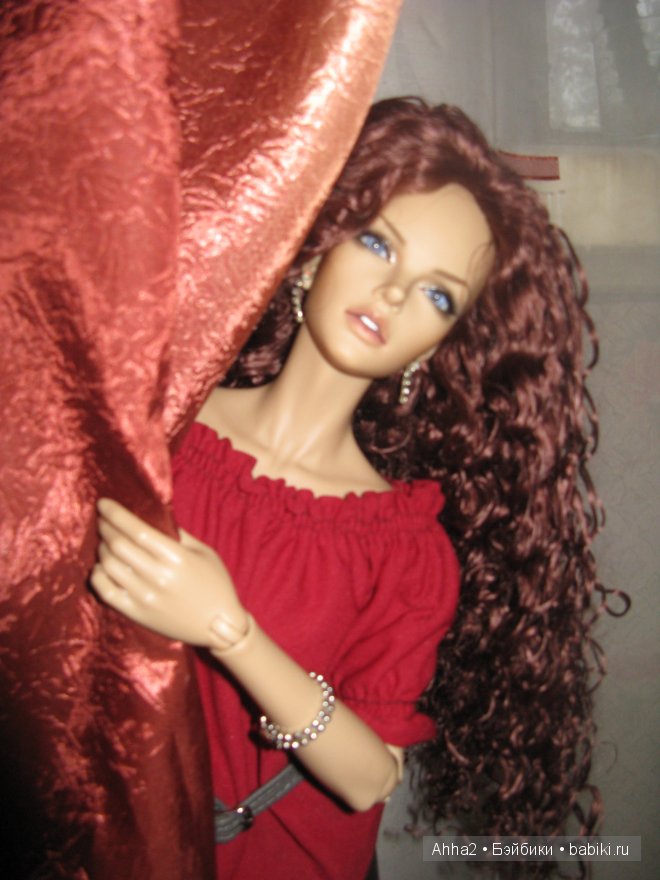 Обновка. Стелла, Иплхаус