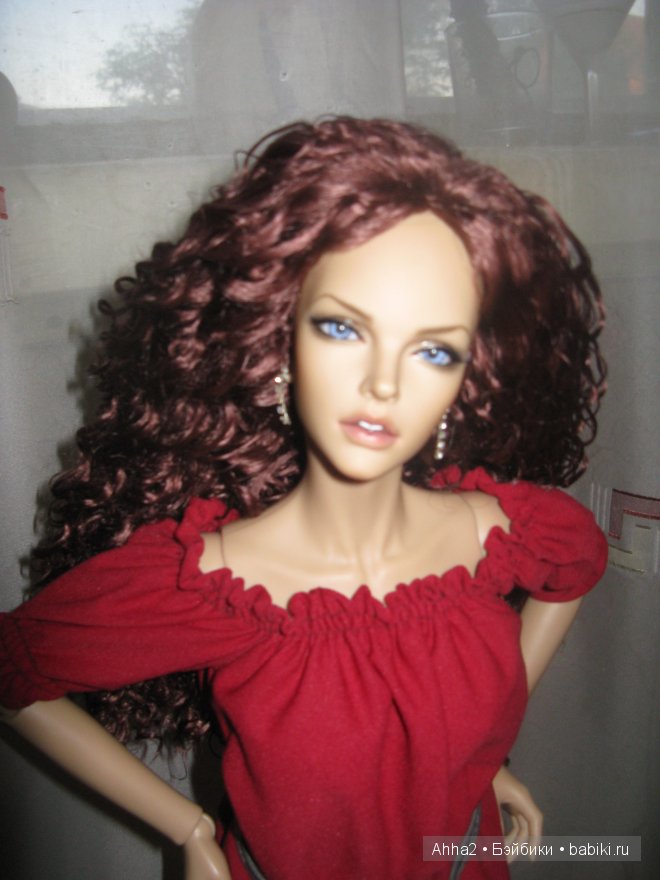 Обновка. Стелла, Иплхаус