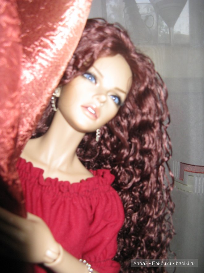 Обновка. Стелла, Иплхаус