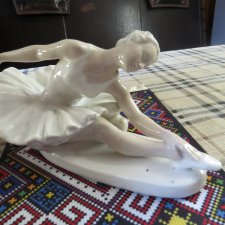 Статуэтка балерина фарфор.