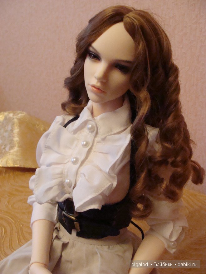 Здравствуйте, дорогие жители и гости моего любимого сайта! Ко мне приехала моя первая бжд кукла от фирмы iplehaus. Разделите