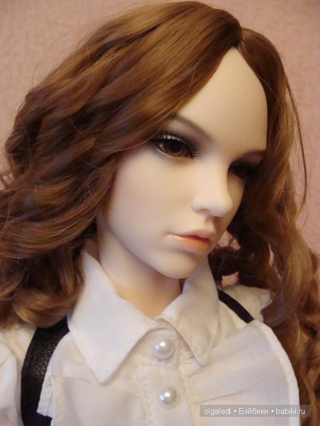 Здравствуйте, дорогие жители и гости моего любимого сайта! Ко мне приехала моя первая бжд кукла от фирмы iplehaus. Разделите