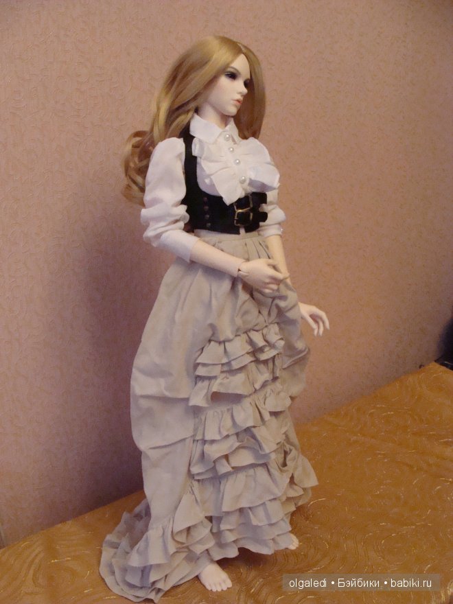 Здравствуйте, дорогие жители и гости моего любимого сайта! Ко мне приехала моя первая бжд кукла от фирмы iplehaus. Разделите