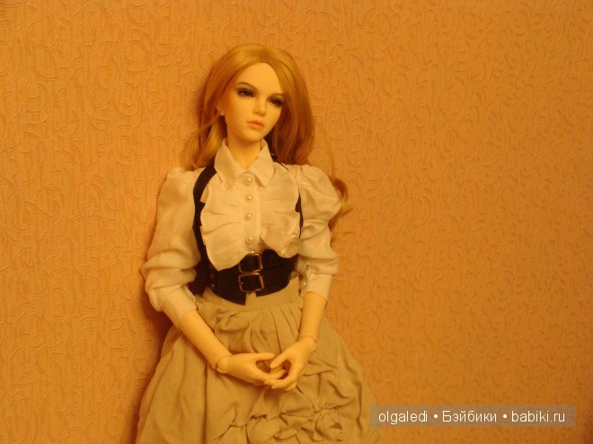 Здравствуйте, дорогие жители и гости моего любимого сайта! Ко мне приехала моя первая бжд кукла от фирмы iplehaus. Разделите