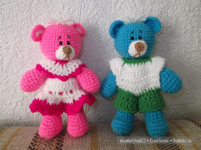 «Пасхальный сюрприз» (цыплята) и другие игрушки, вязанные крючком