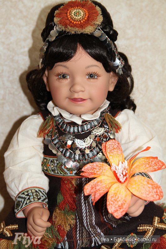 Адора цветы кемерово. Кукла индеец Адора. Старые куклы Адора долл.
