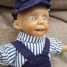 Маленькая характерная куколка