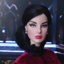 Есть вещи, которые раз увидев, уже не сможешь выбросить из памяти. (Н. Холдер, "Багровый Пик")