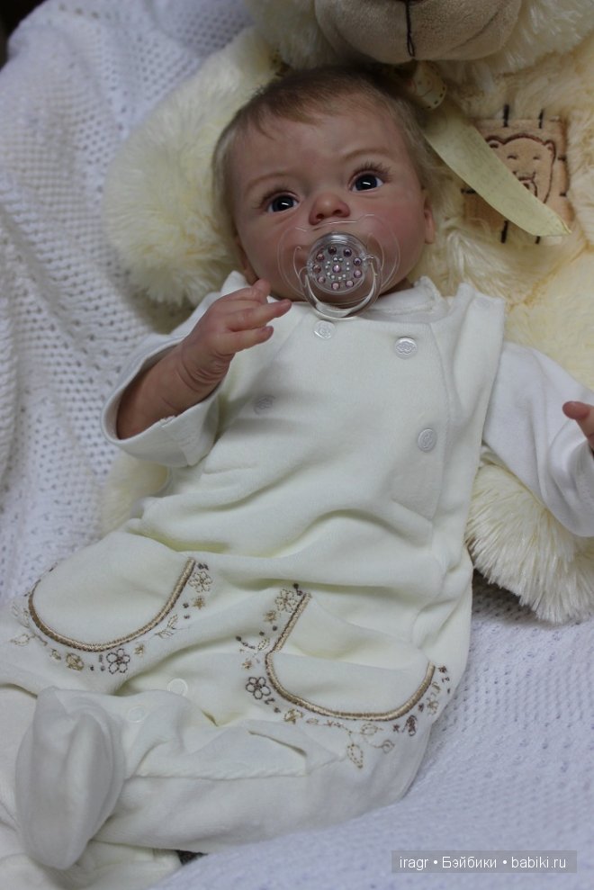 София молд Ливия