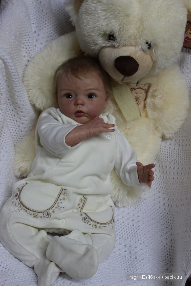 София молд Ливия