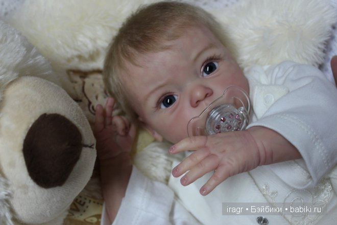 София молд Ливия