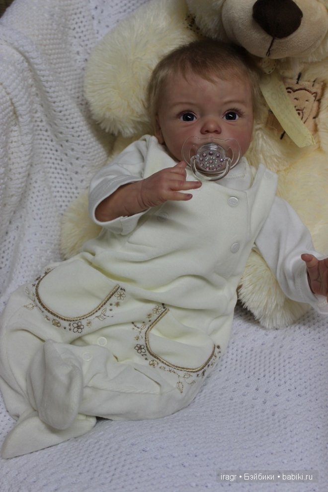 София молд Ливия