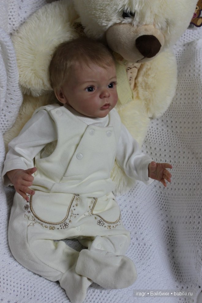 София молд Ливия