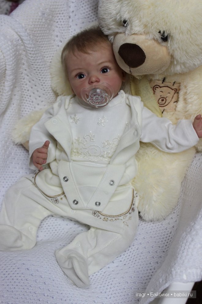 София молд Ливия