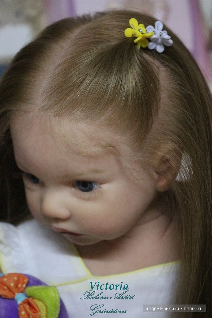 Gabriella by Regina Swialkowski