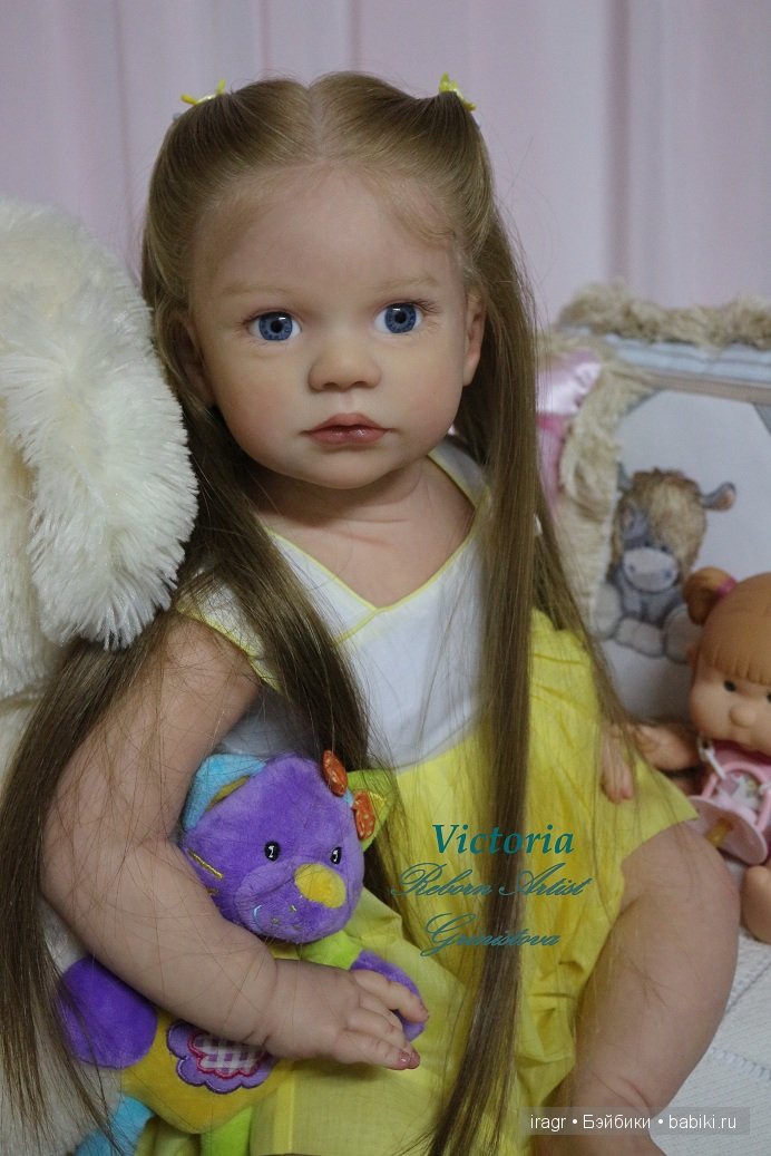 Gabriella by Regina Swialkowski