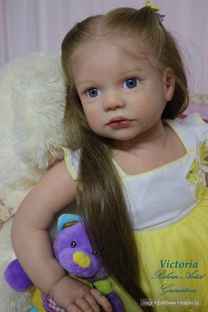 Gabriella by Regina Swialkowski