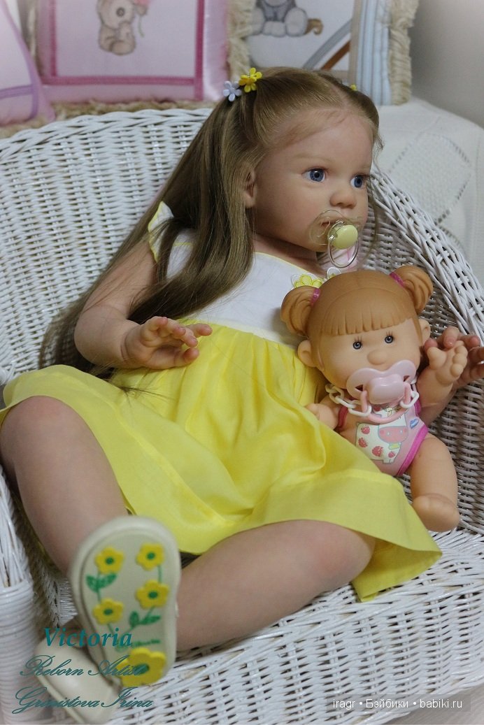 Gabriella by Regina Swialkowski