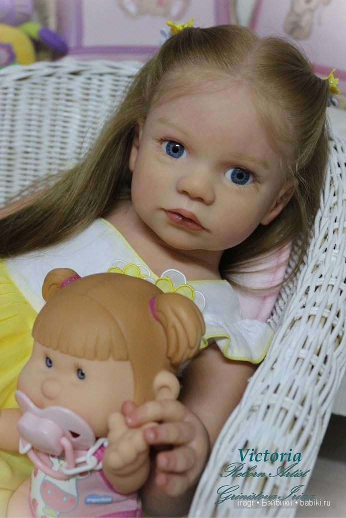 Gabriella by Regina Swialkowski