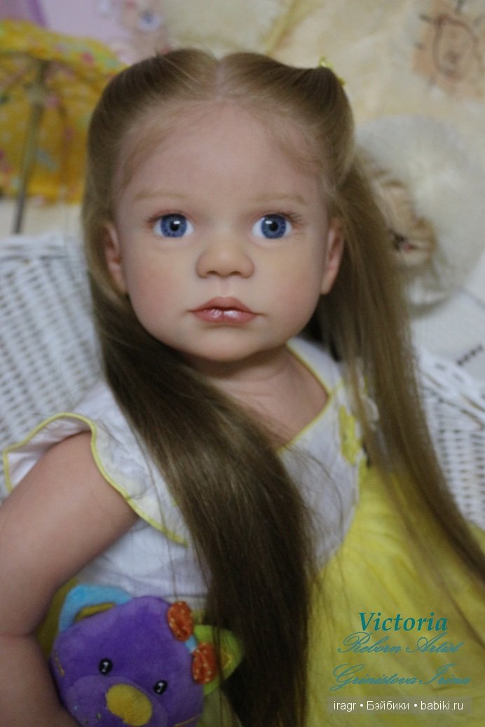 Gabriella by Regina Swialkowski