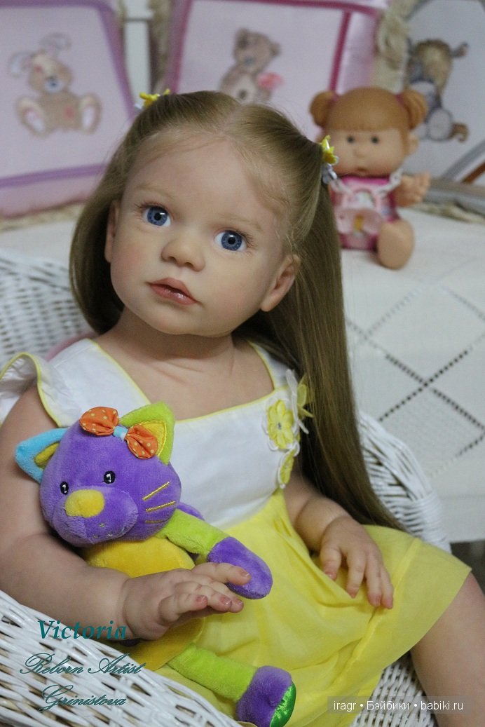 Gabriella by Regina Swialkowski