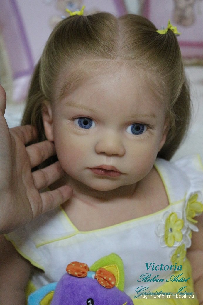 Gabriella by Regina Swialkowski